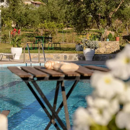 Denise And 4* Argassi