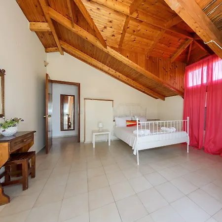 Denise And 4* Argassi