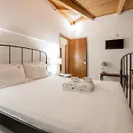 Апарт-отель Denise Studios And Apartments
