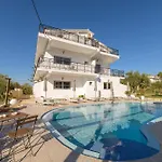 Denise Studios And Apartments Апарт-отель 4*