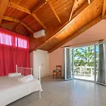 Апарт-отель Denise Studios And Apartments