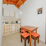 Denise Studios And Apartments Апарт-отель Аргаси