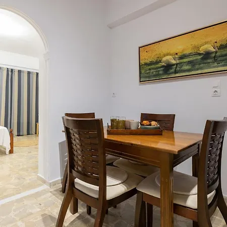 Denise Studios And Apartments