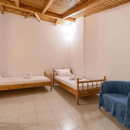 Denise Studios And Apartments