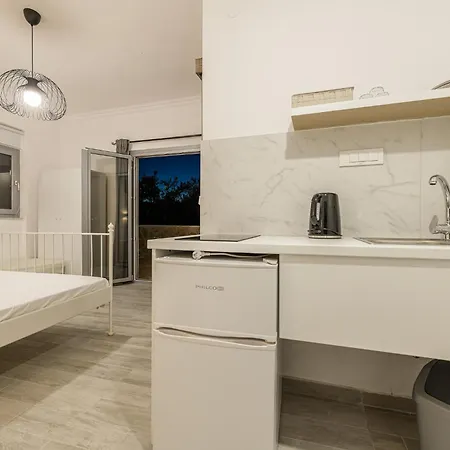 Denise Studios And Apartments Aparthotel 2*